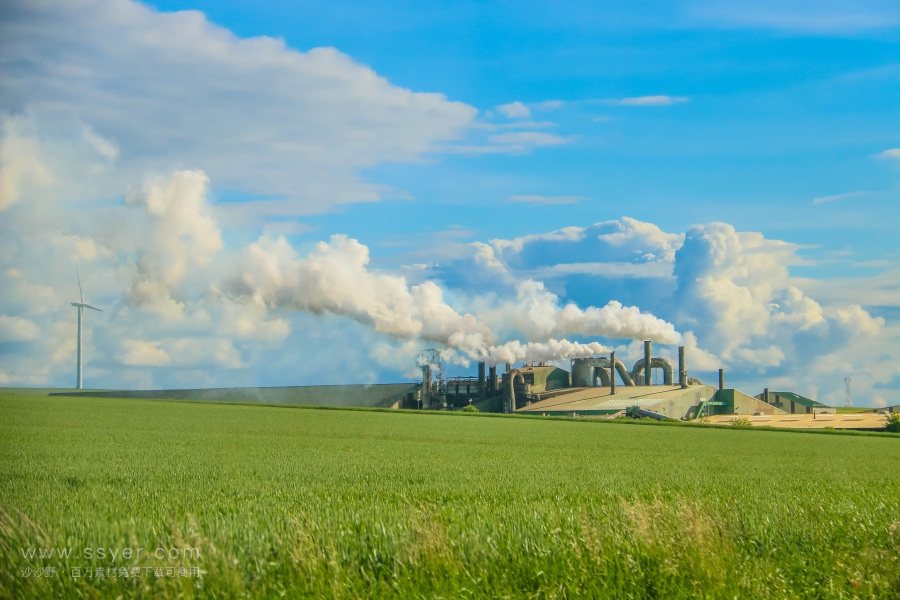 臭氧，位置不同，角色不同